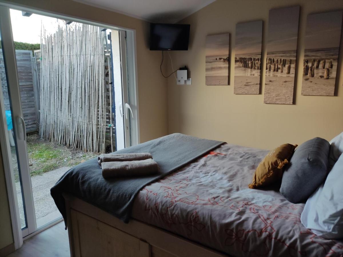 Indépendante Avec Piscine Séjour chez l'habitant *