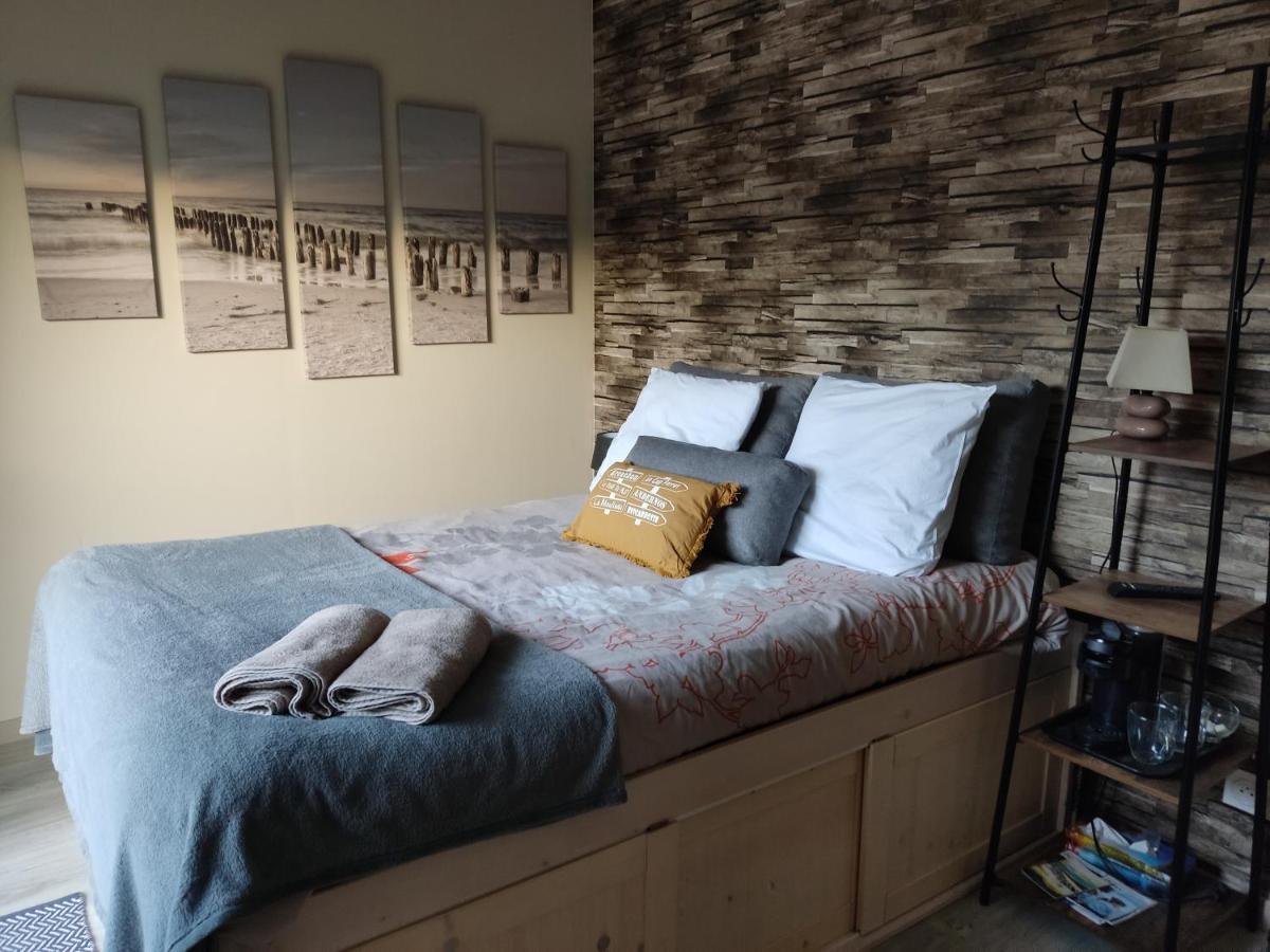 Indépendante Avec Piscine Séjour chez l'habitant